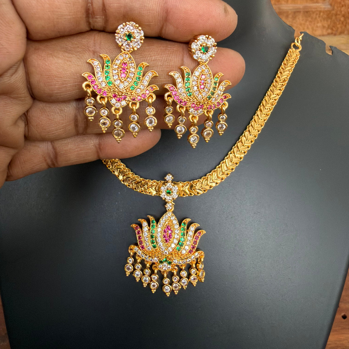 Lotus Attigai AD Set