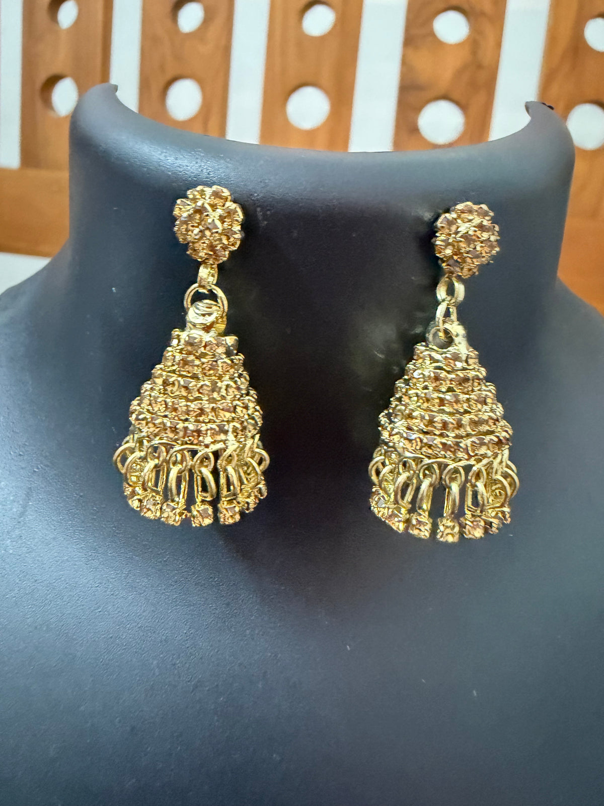 AD stone Jhumka