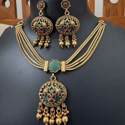 Gold lookalike Choker