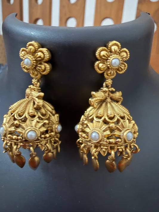 Elakkathali Jhumka with pearl hanging