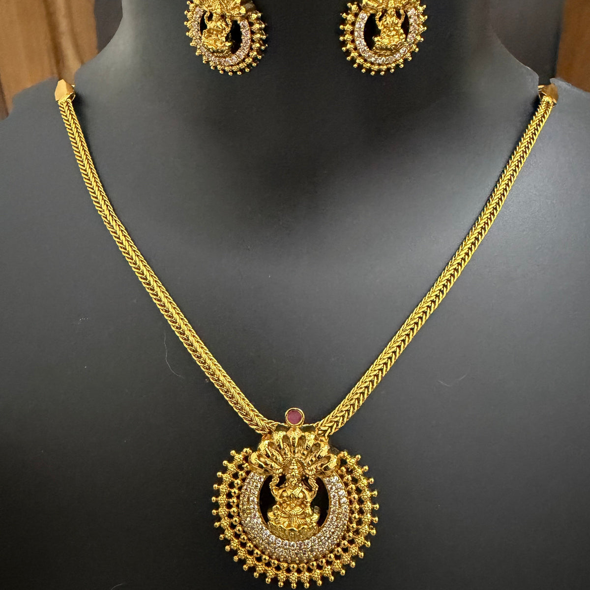 Nagas Lakshmi Necklace/ Choker: Heirloom set