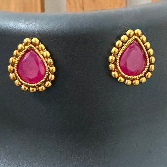 Choker Red centre stone