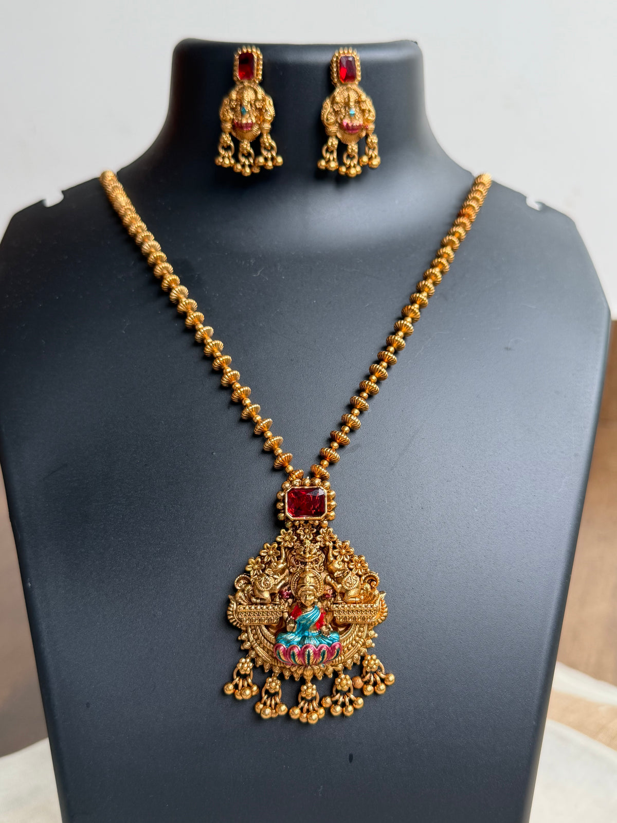Premium antique-finish Goddess Lakshmi temple necklace and earrings set | Code: KP5001