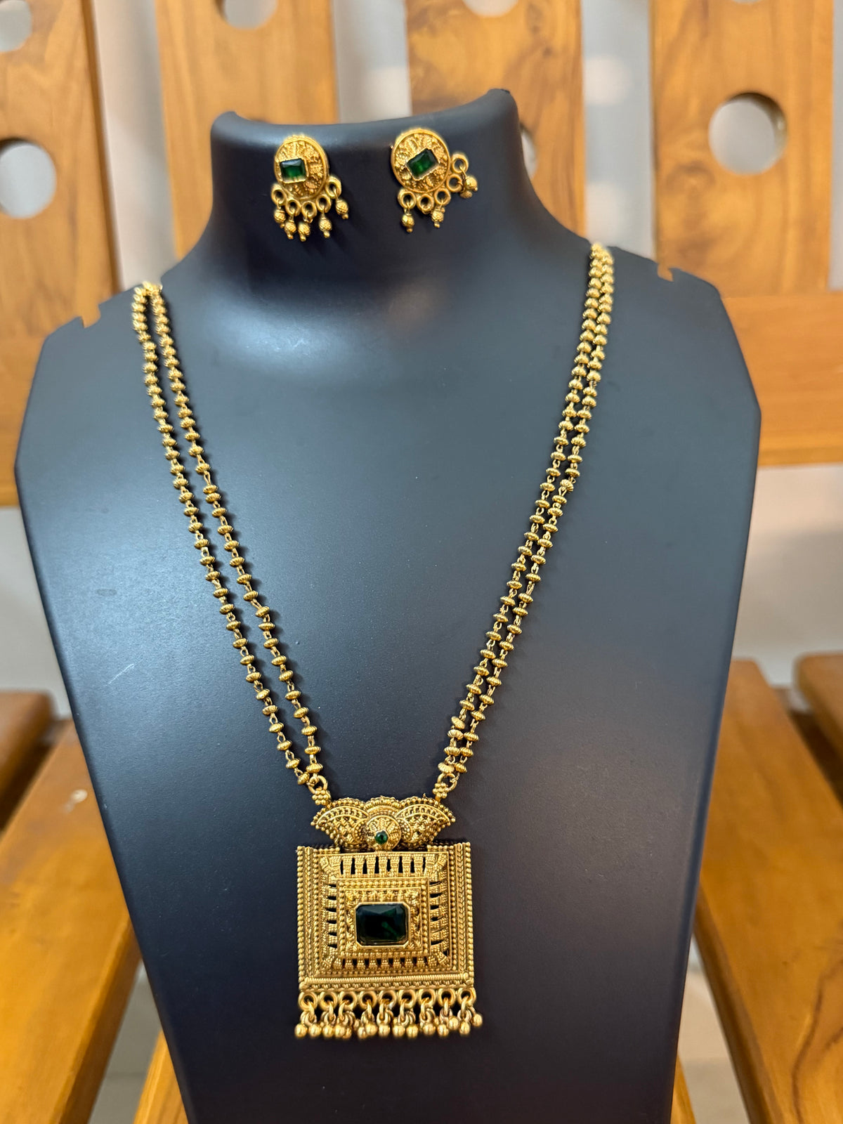 Haram Non idol green stone