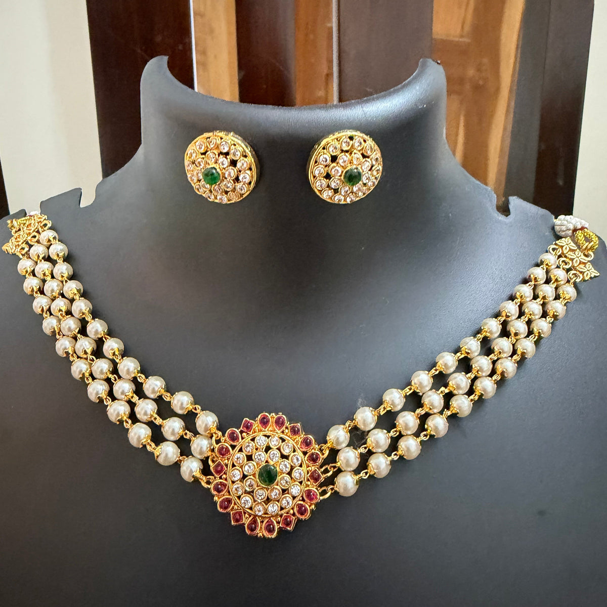 Triple pearl layer choker : Code RJ1770