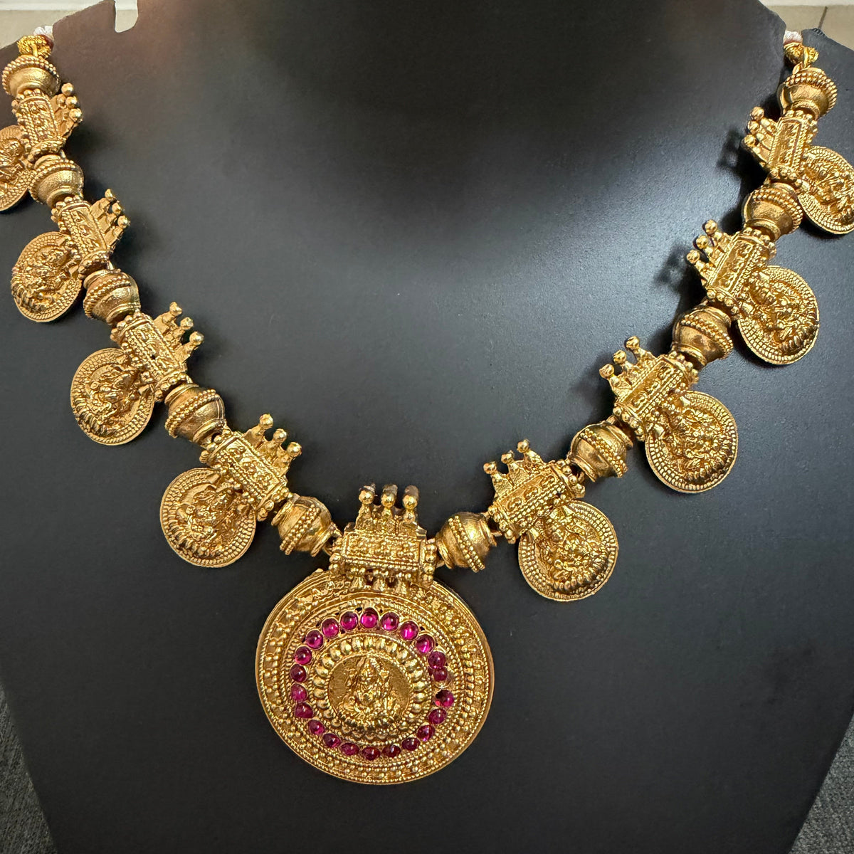 Traditional Lakshmi Kasu Mala |  Lakshmi Pendant & Kundan - Temple Jewellery