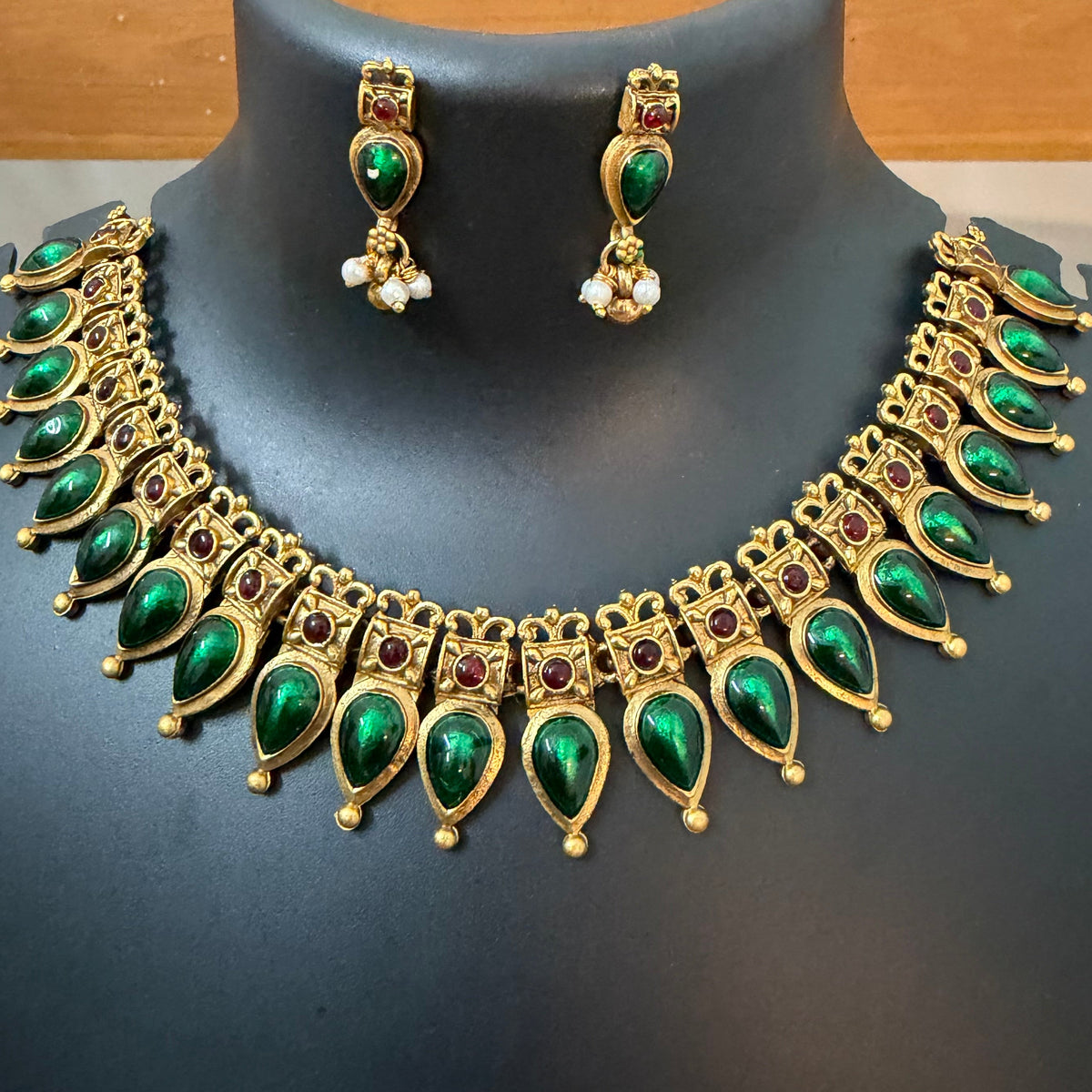 Palakka green traditional Jewelry: with ruby stones