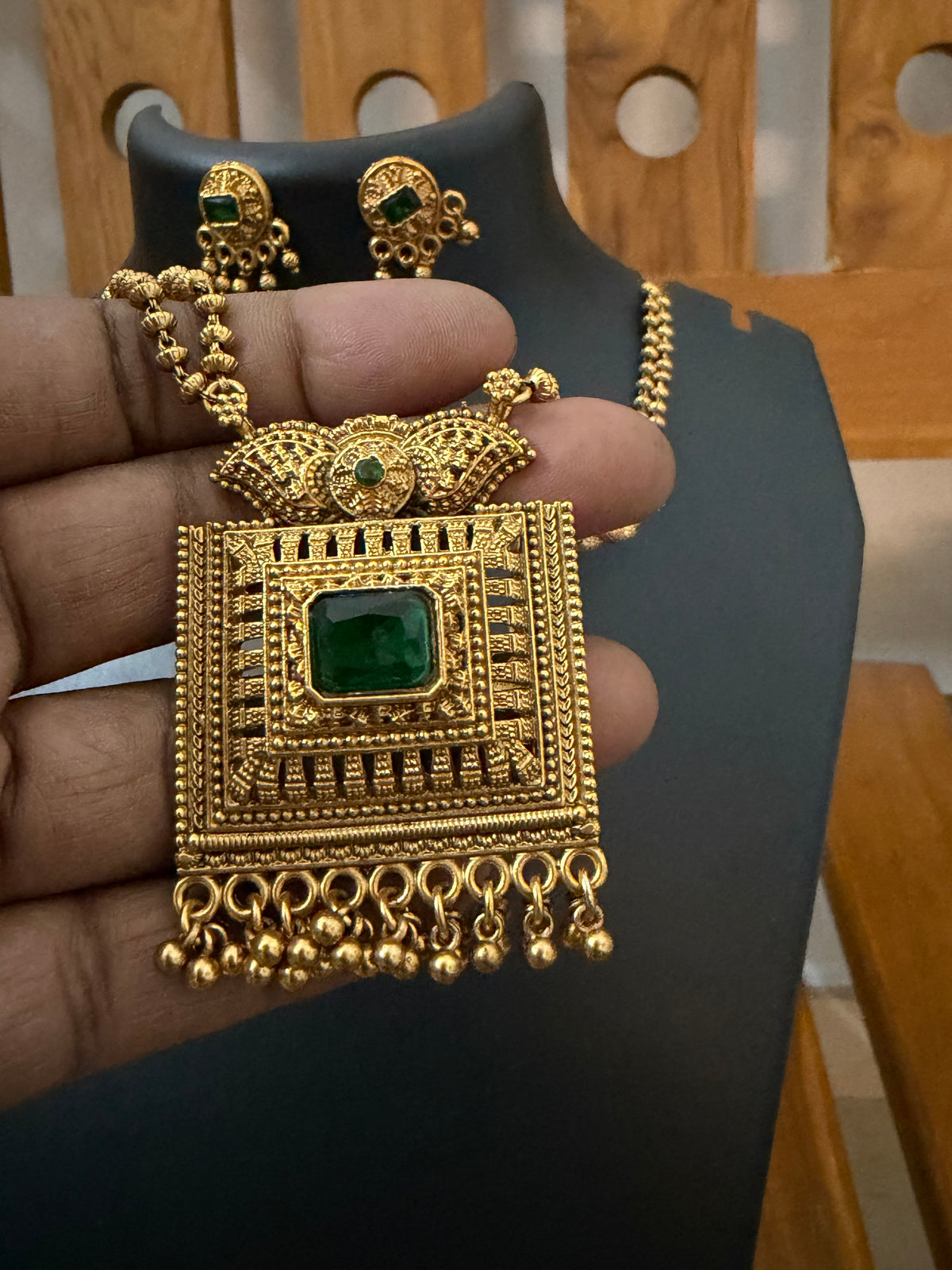 Haram Non idol green stone