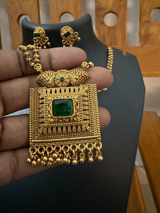 Haram Non idol green stone