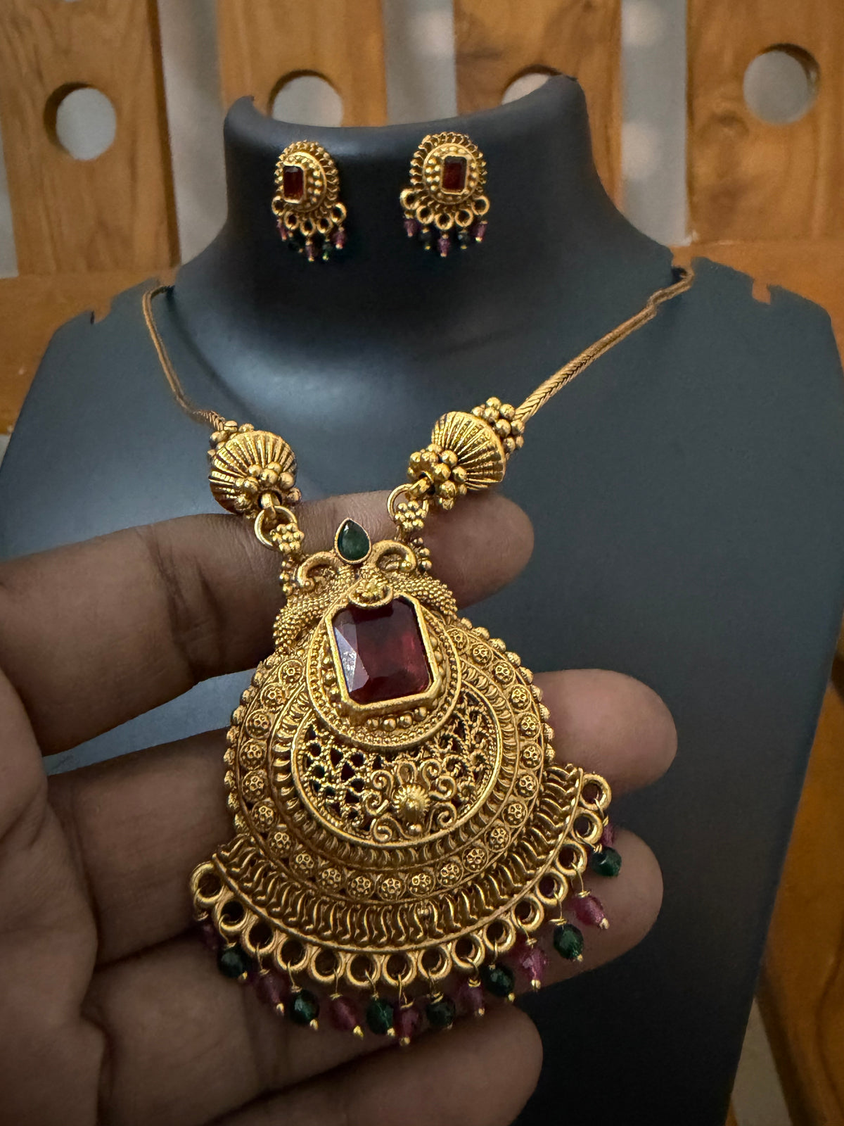 Antique Ruby Pendant Chain with Mogappu Chain