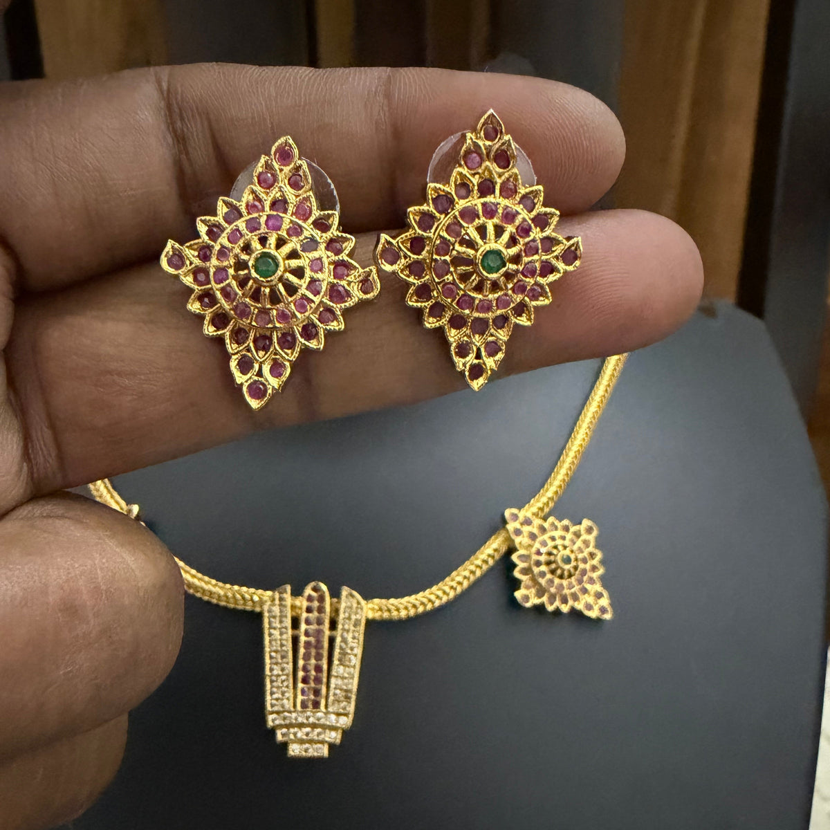 Tirupati Venkatesha Divya Mugappu Necklace : Srinidhi Thirunaamam Mugappu Necklace - Ruby White AD Stone Temple Necklace