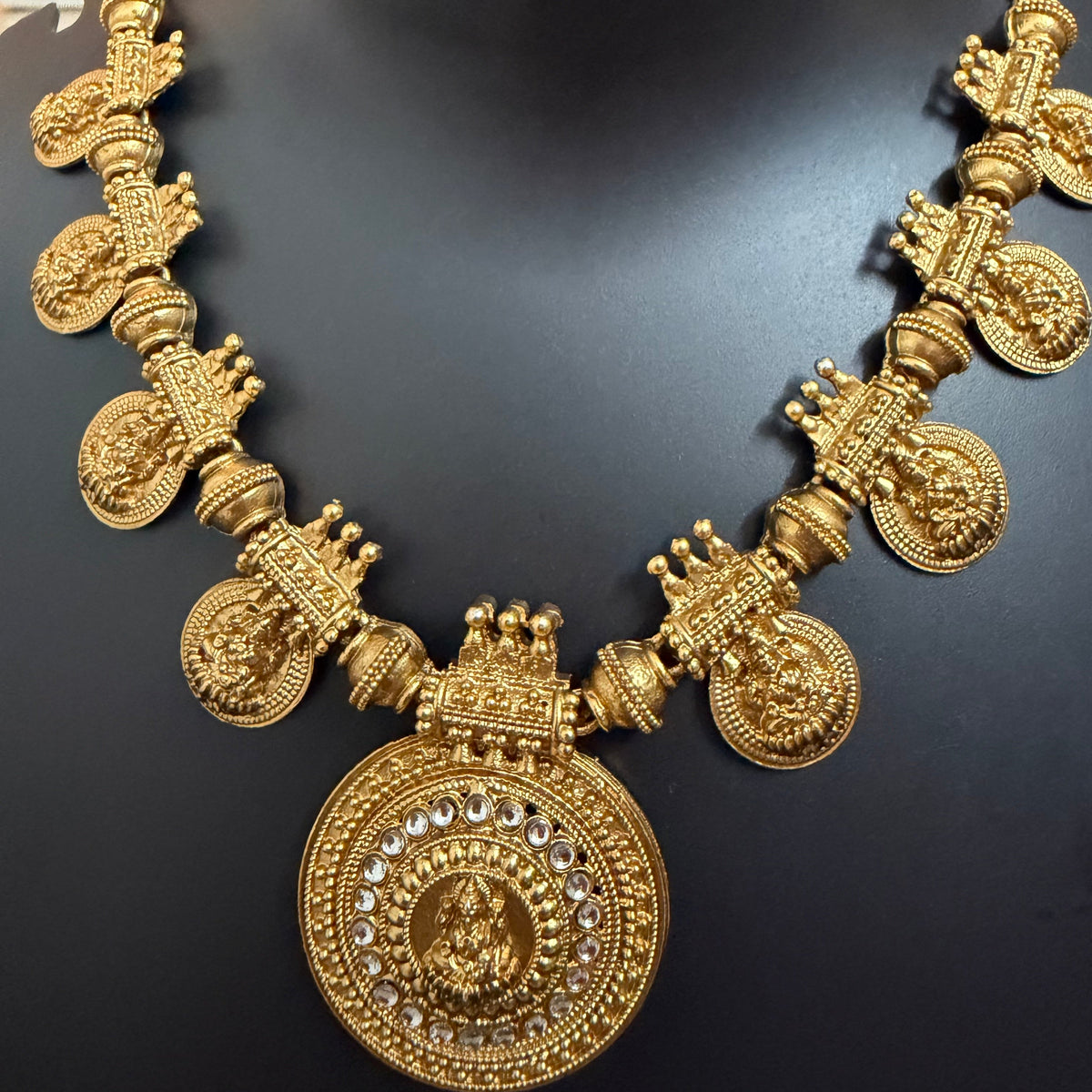Traditional Lakshmi Kasu Mala |  Lakshmi Pendant & Kundan - Temple Jewellery