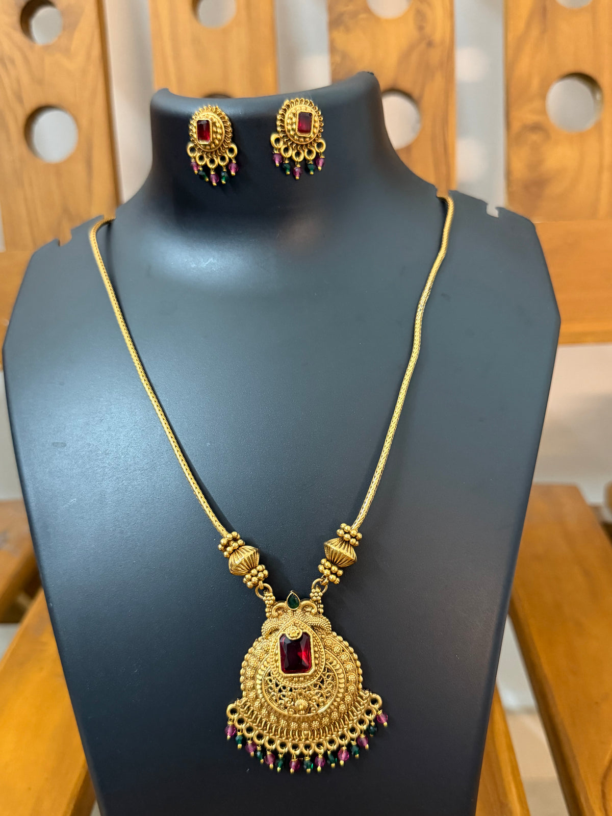 Antique Ruby Pendant Chain with Mogappu Chain