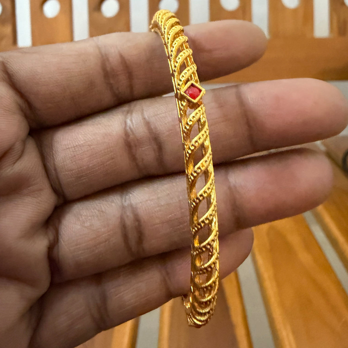 Bangles: pavizha koral bead Size: 2.8