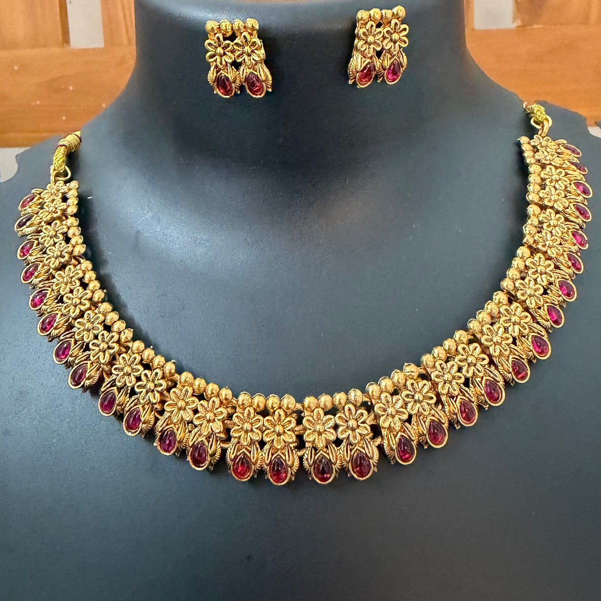 Poothali Necklace