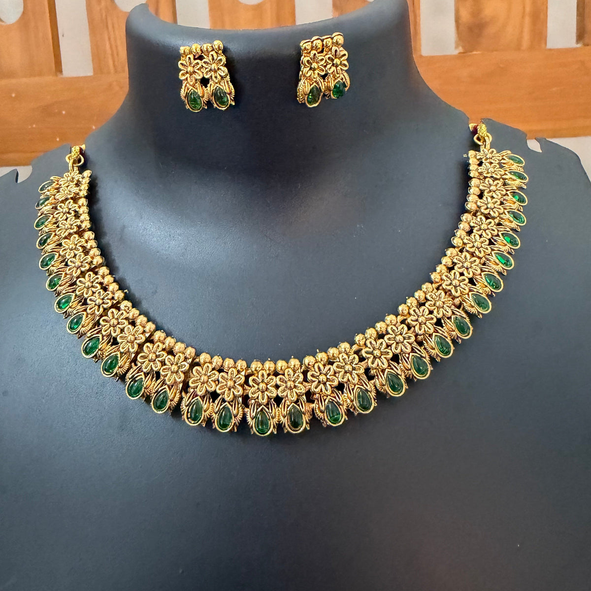 Poothali Necklace