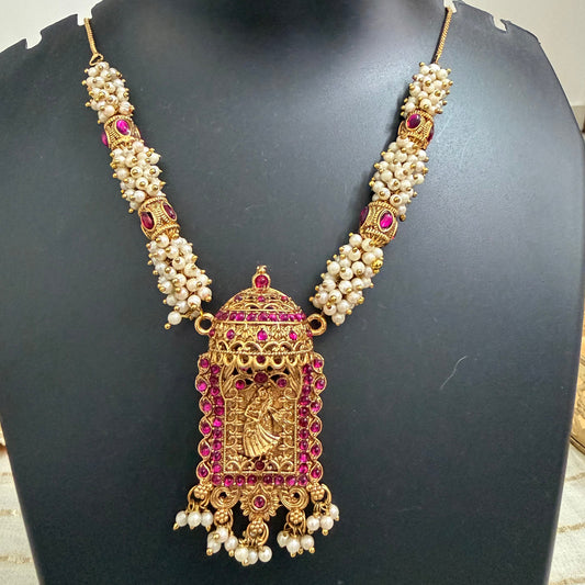 Radha Krishna Kemp Pink Stone Temple Jewelry Set with Pearl Necklace