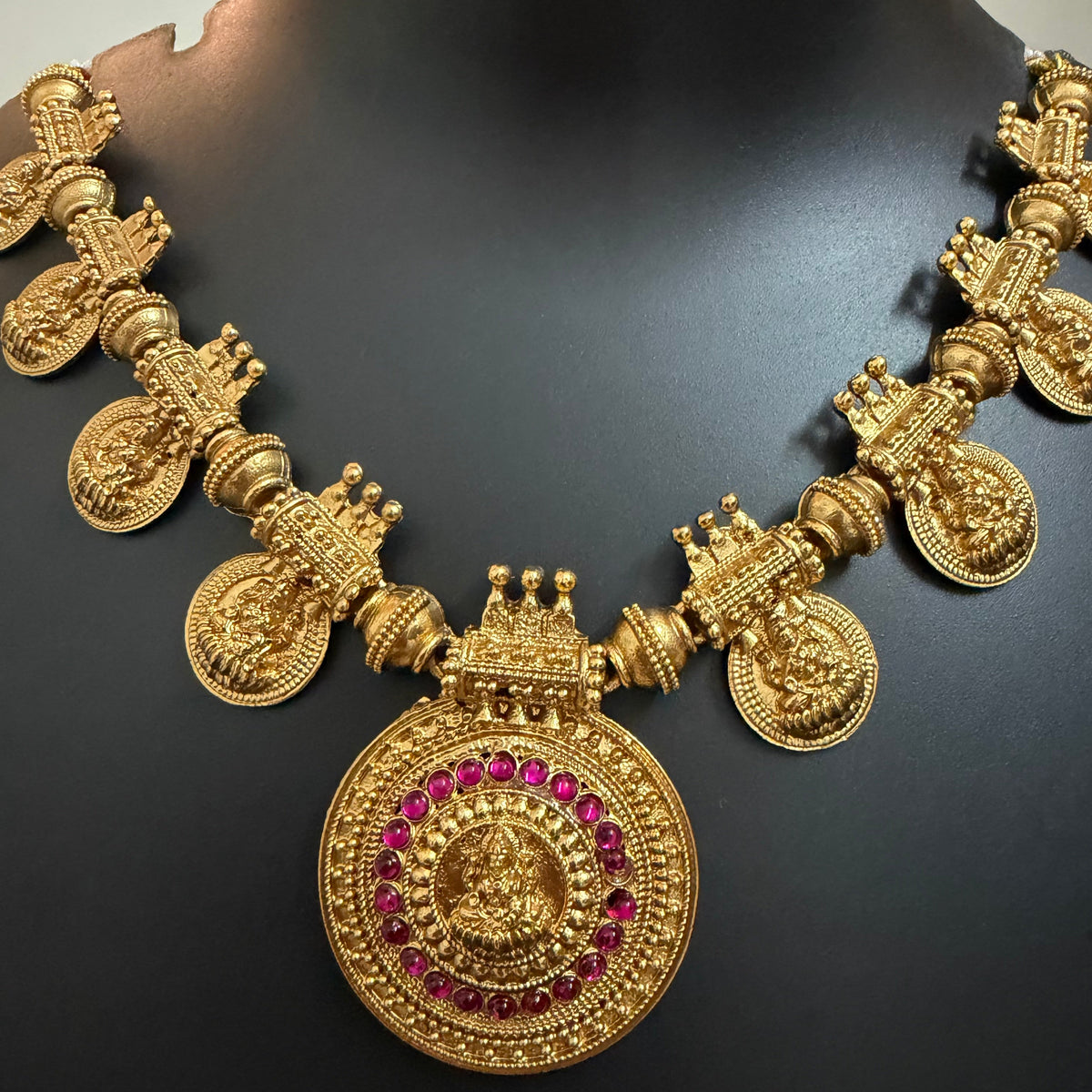 Traditional Lakshmi Kasu Mala |  Lakshmi Pendant & Kundan - Temple Jewellery