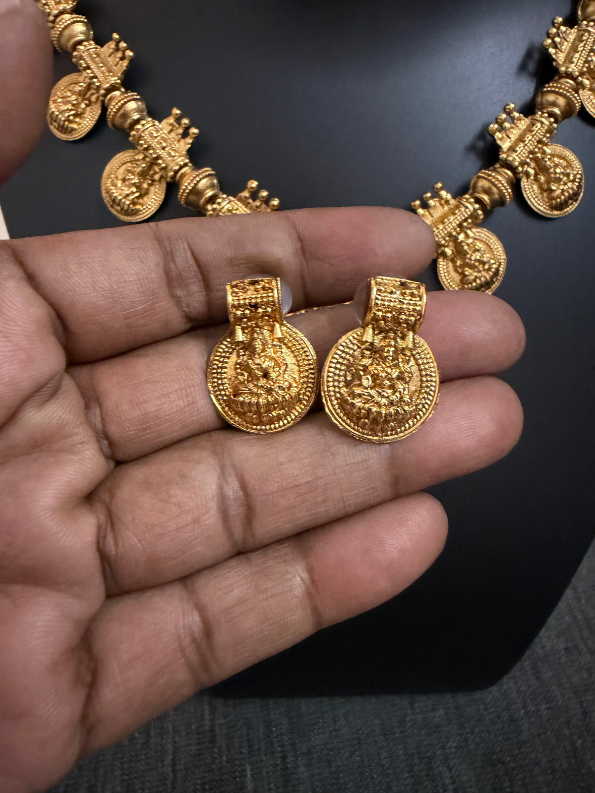 Traditional Lakshmi Kasu Mala |  Lakshmi Pendant & Kundan - Temple Jewellery