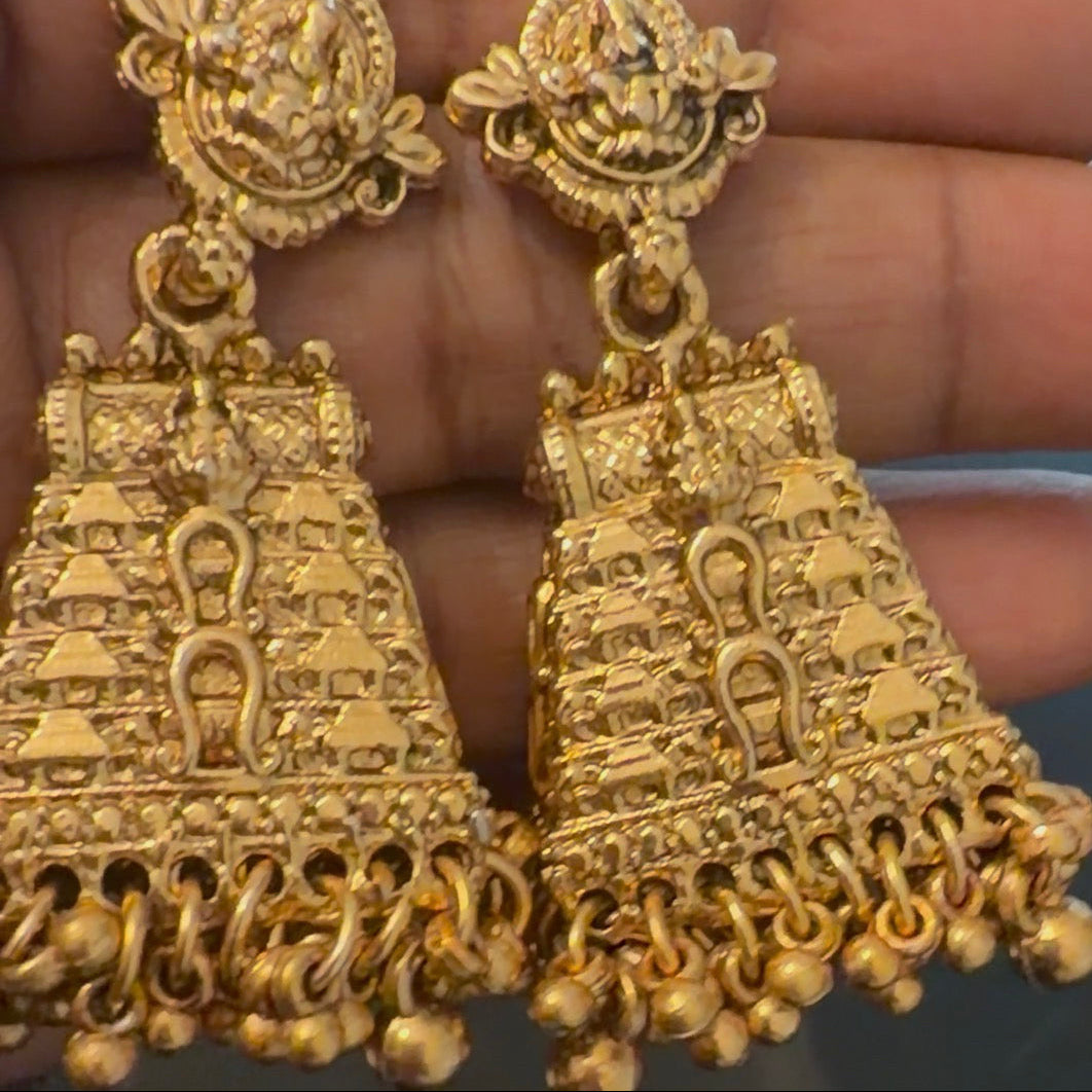 Gopuram Jhumka : Code KJ1110