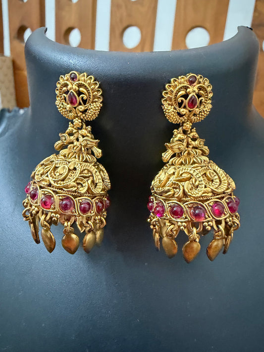 Elakkathali Jhumka with red stones