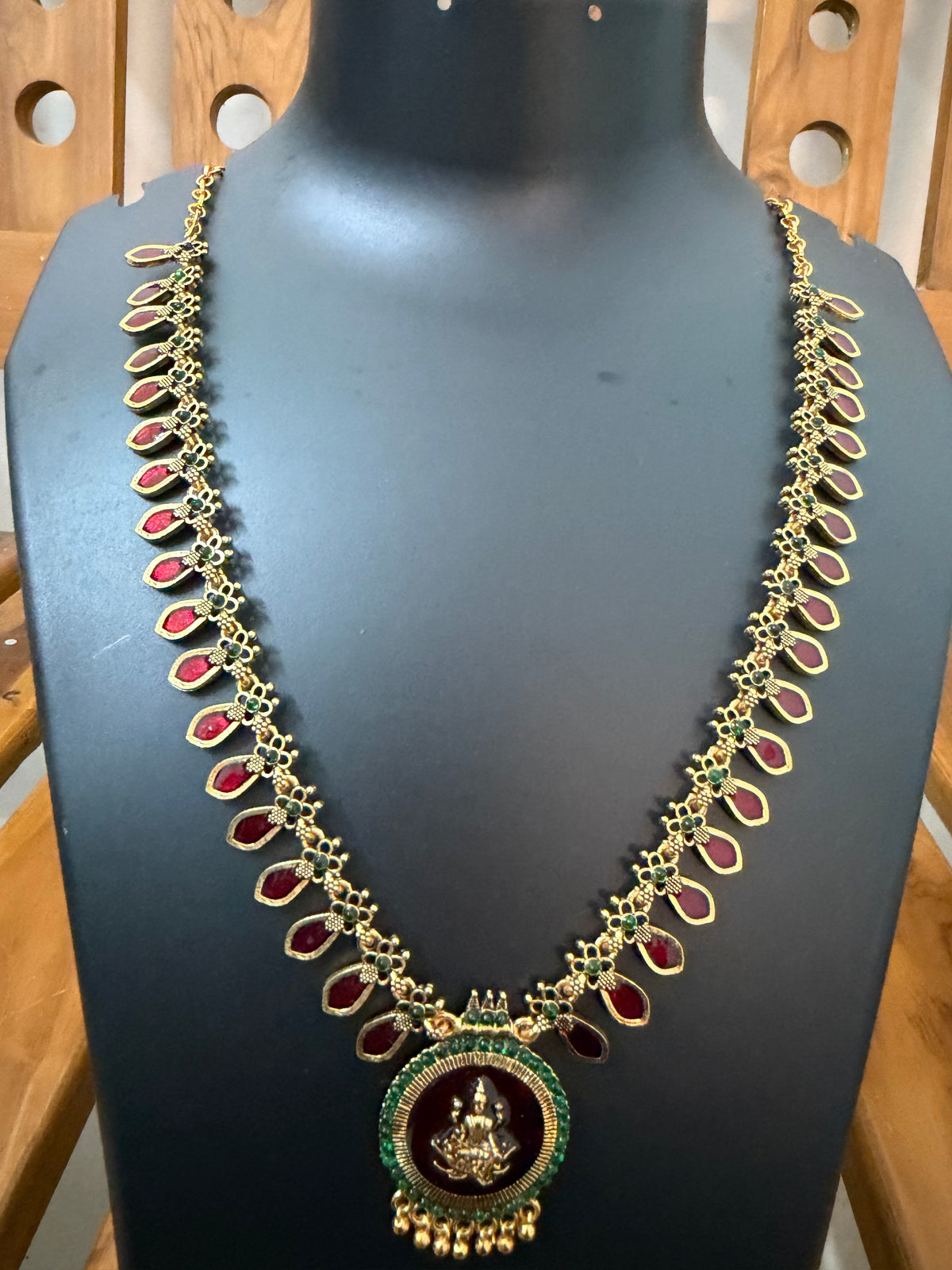 Maroon Lakshmi Mango Maala Code : MJ1591
