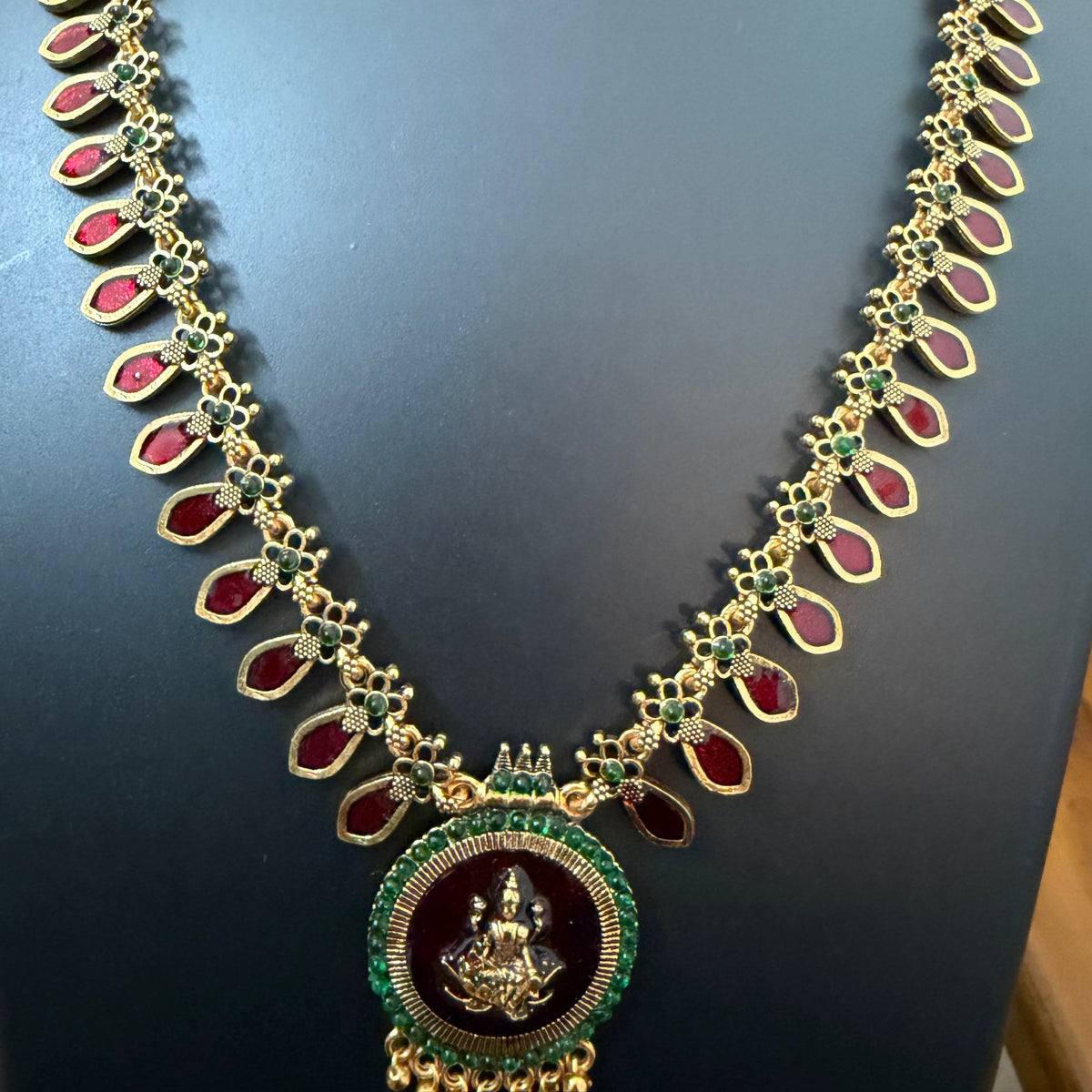 Maroon Lakshmi Mango Maala Code : MJ1591