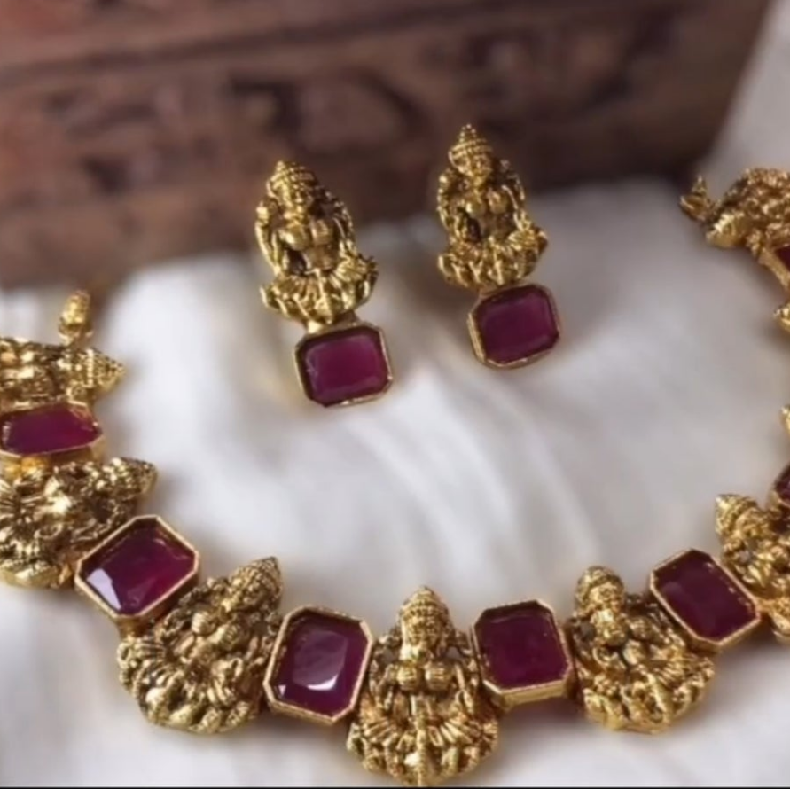 Lakshmi  necklace set I Colour: Red, Green,, Red&Green