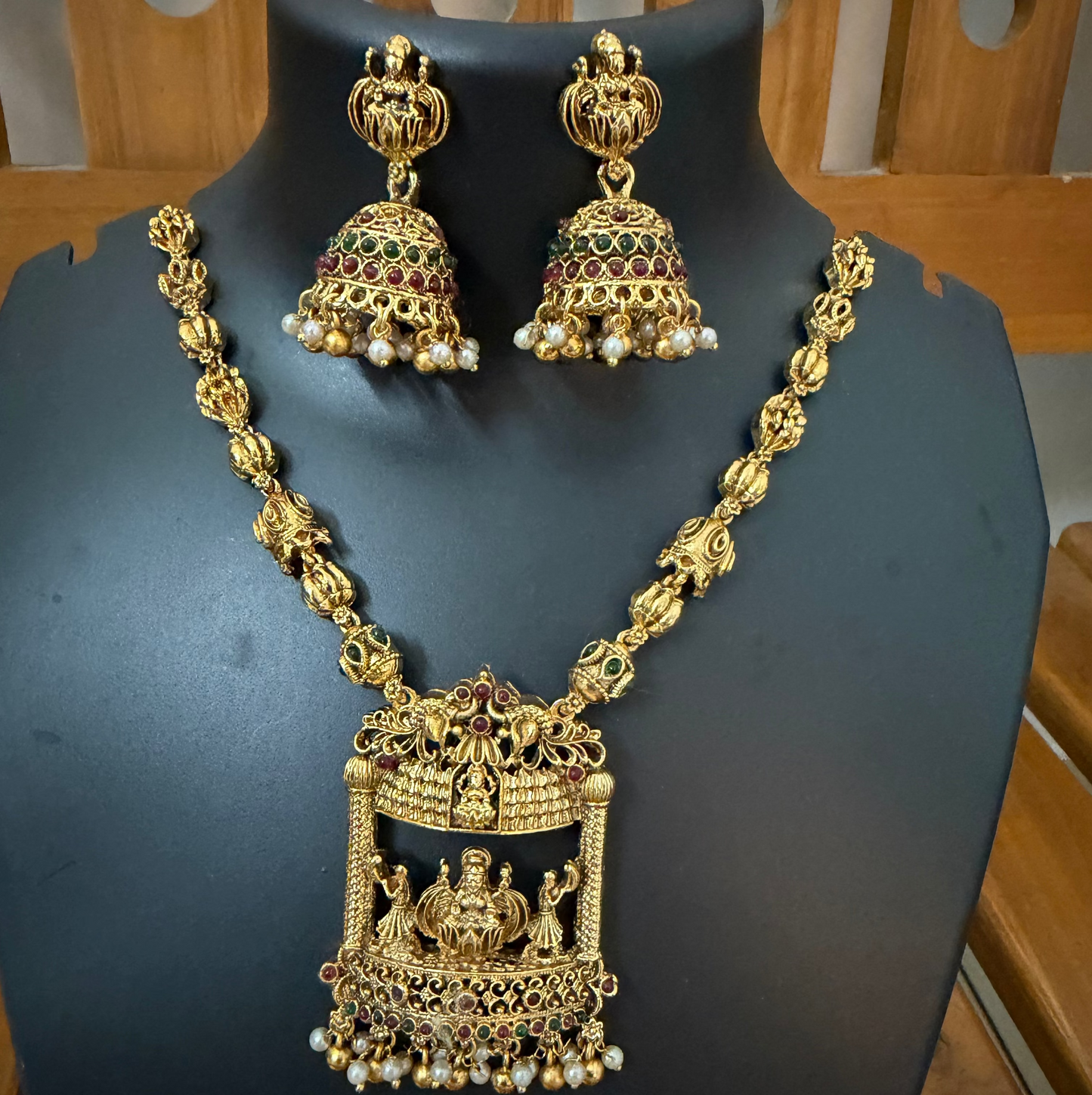 Lakshmi necklace set : code: RJ585