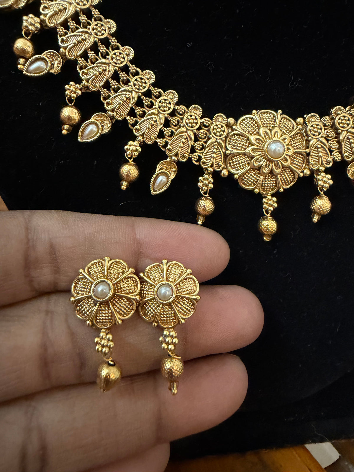 Antique gold design statement Necklace set : Code: MJ610