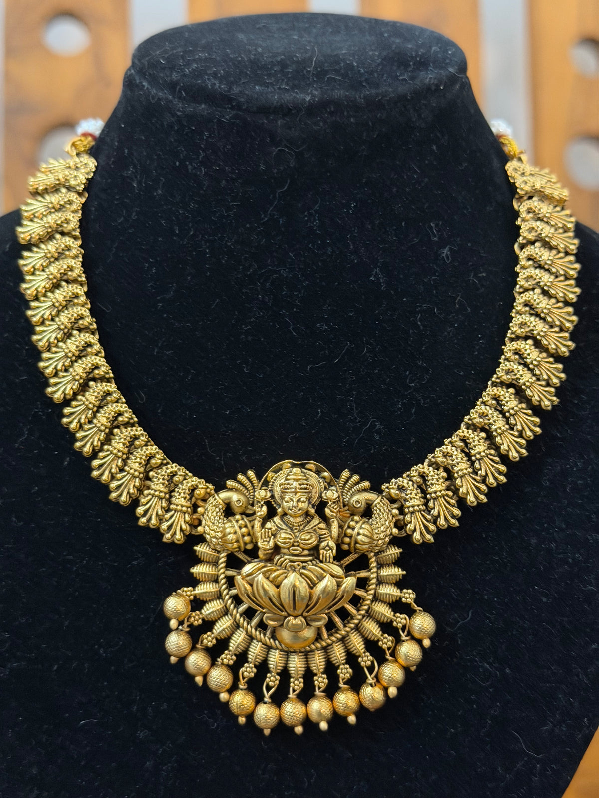 Premium Lakshmi Necklace set with Jhumka : Code MJ380