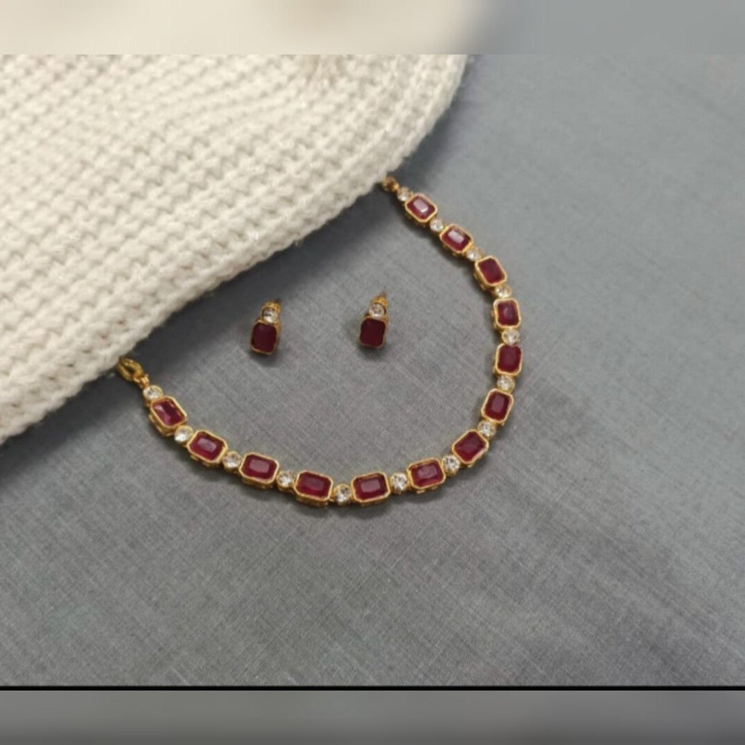 Single layer glass stone Adjustable choker/necklace