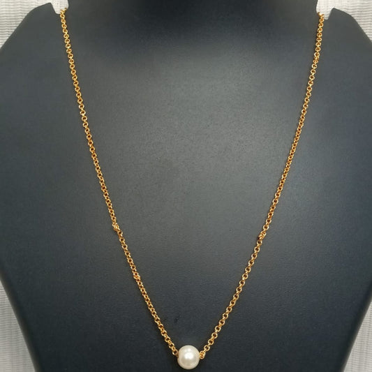 Simple chain with Pearl locket