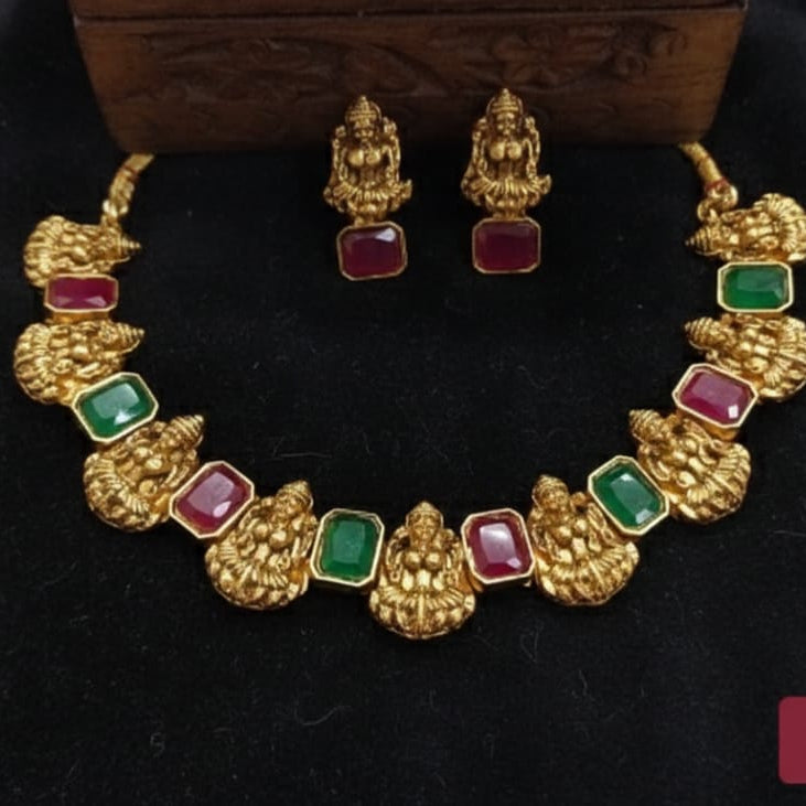 Lakshmi  necklace set I Colour: Red, Green,, Red&Green
