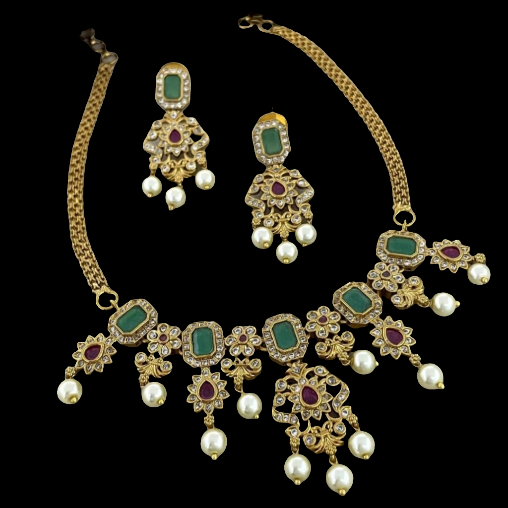 AD necklace set "Adorn yourself with timeless elegance. ✨
