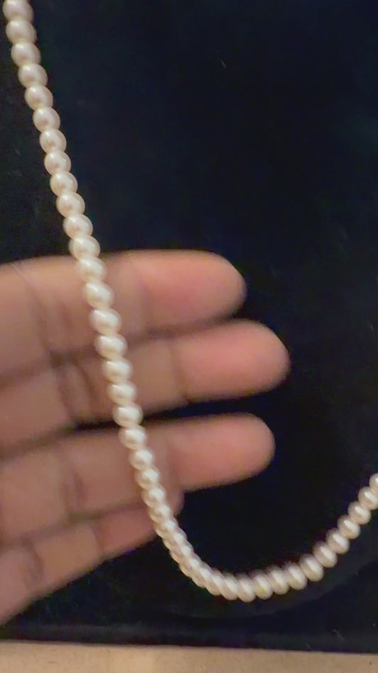 Fresh water pearl necklace Code: MJ7490