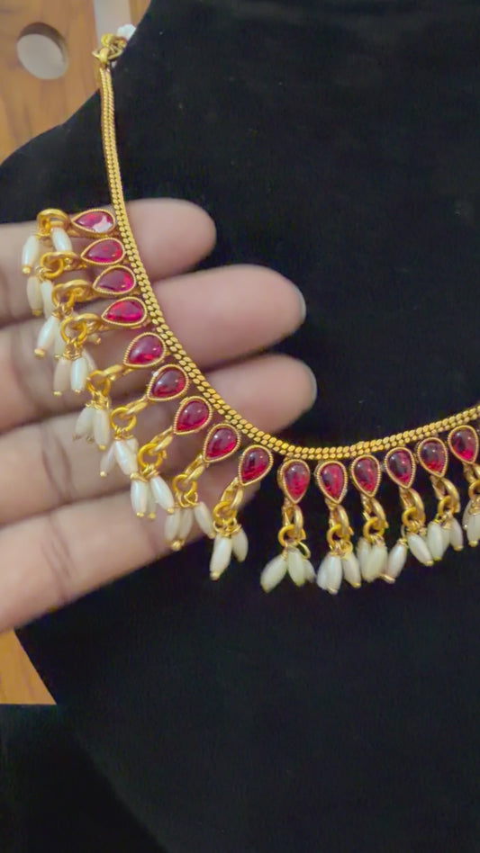 Red Kempstone necklace set with pearl hanging