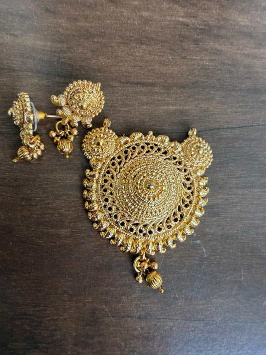 Pendant with earrings : Code SP502