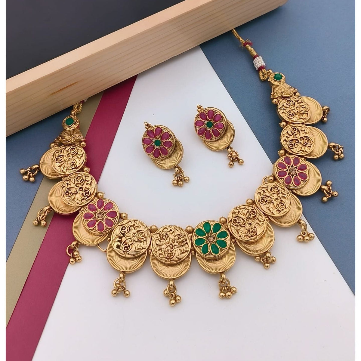 Non idol coin necklace with  earrings: Code: S1550