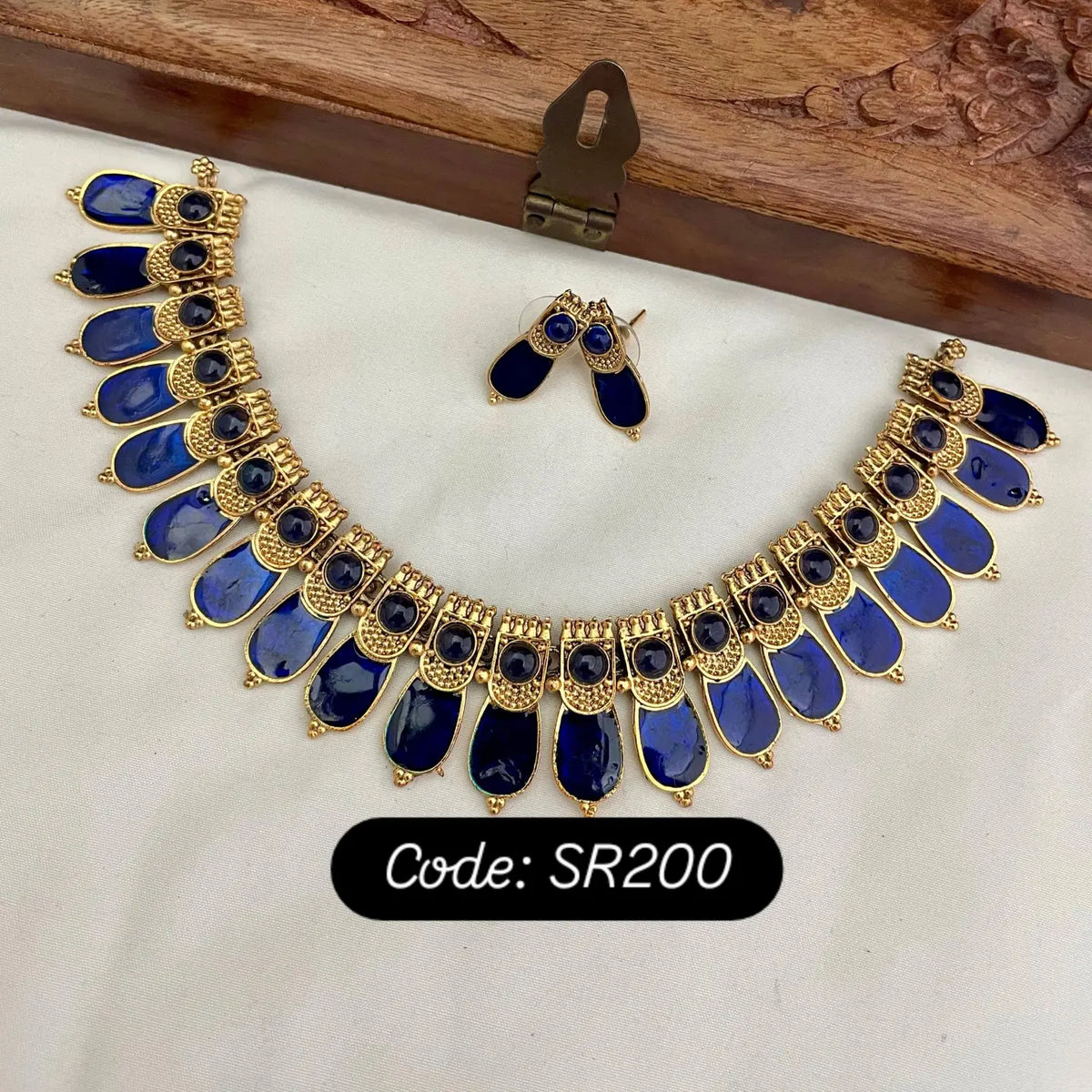 Budget blue Palakka/Nagapadam Necklace set with earrings : Code SR200